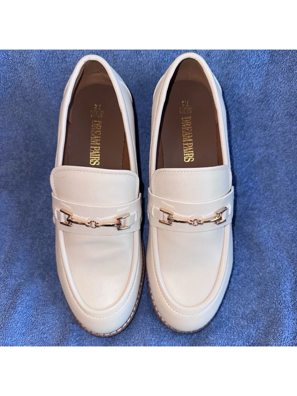NWOT Women’s Size 7 1/2 Dream Pairs Cream Colored Flat Chunky Heel Loafers Shoes
